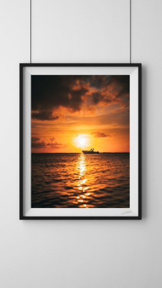 Zachód słońca na wodzie